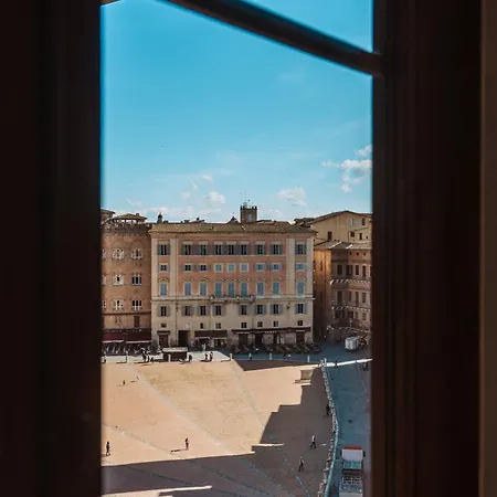 Torre Dei Lambertini Windows On Piazza Del Campo - Residenza D'epoca Daire Siena