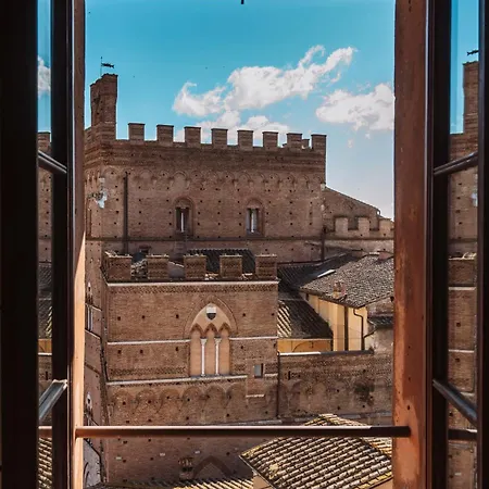 Daire Torre Dei Lambertini Windows On Piazza Del Campo - Residenza D'epoca Siena
