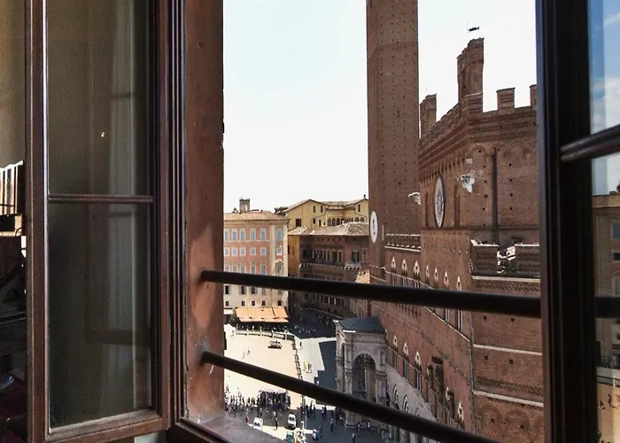 Apartamento Torre Dei Lambertini Windows On Piazza Del Campo - Residenza D'epoca *